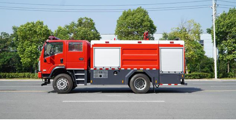 四驅(qū)6噸森林消防車(chē)